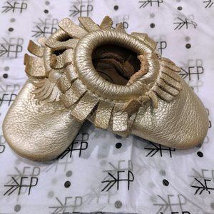 FRESHLY PICKED Gold/Platinum, soft sole leather moccasins, size 3 (12-18mos)